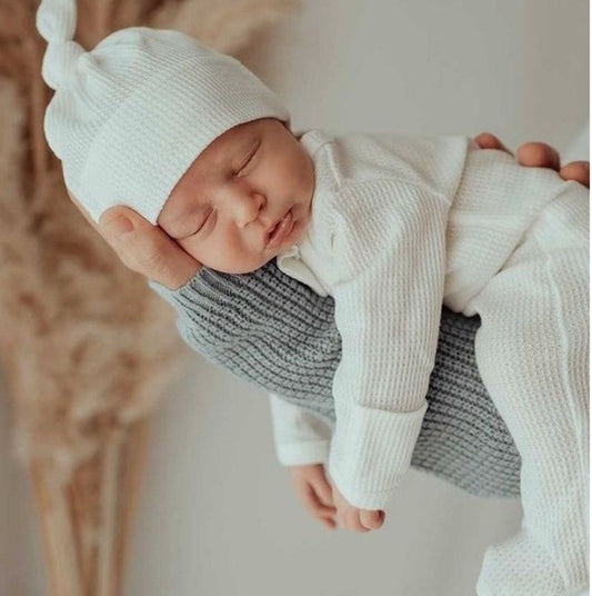 My First Outfit - Footed Overalls & Beanie
Set - Powder White