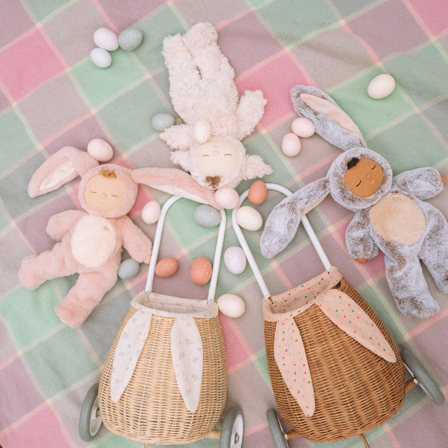 RATTAN BUNNY LUGGY WITH LINING
gumdrop