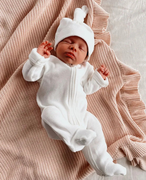 My First Outfit - Footed Overalls & Beanie
Set - Powder White