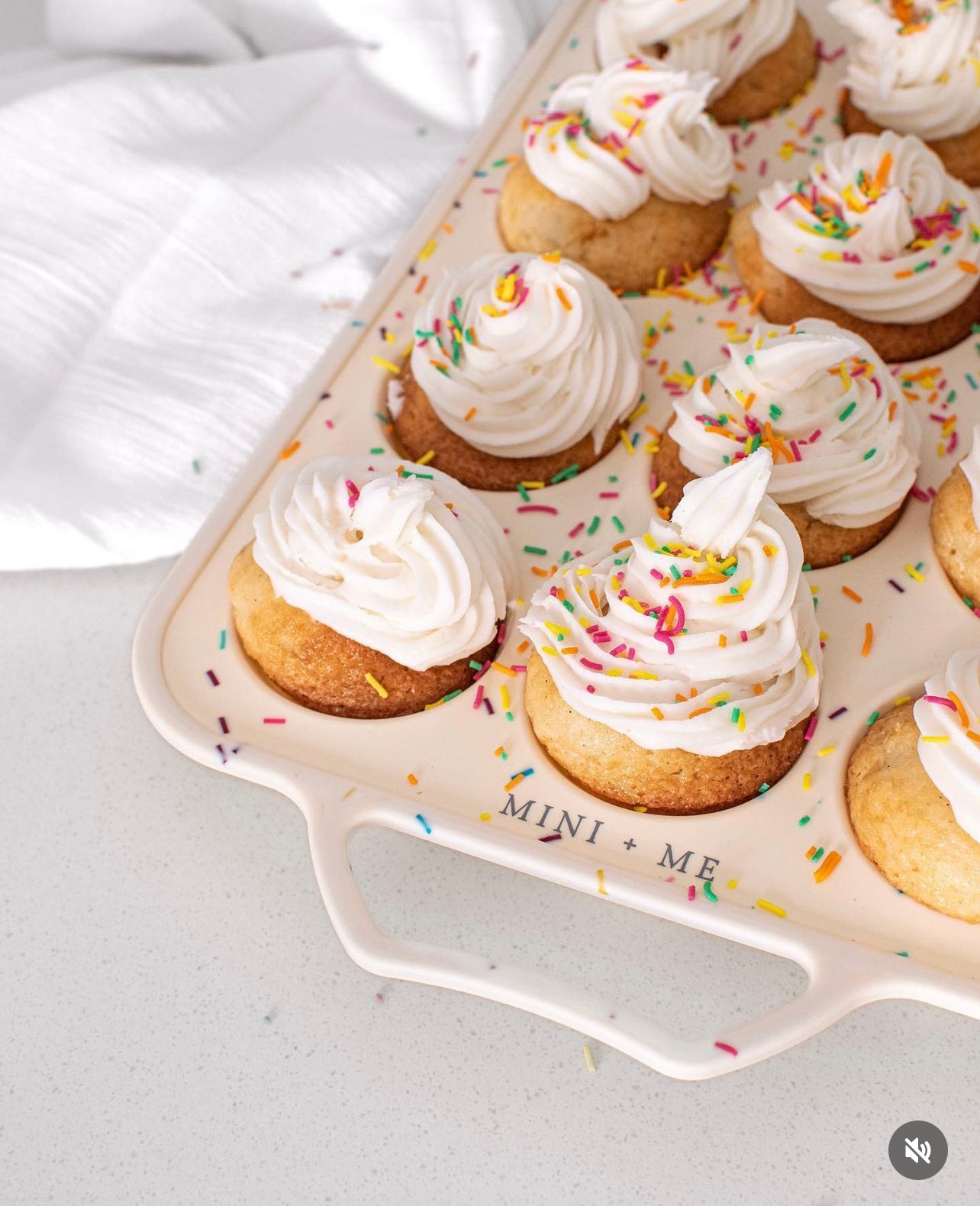 SPRINKLES MUFFIN PAN - 12