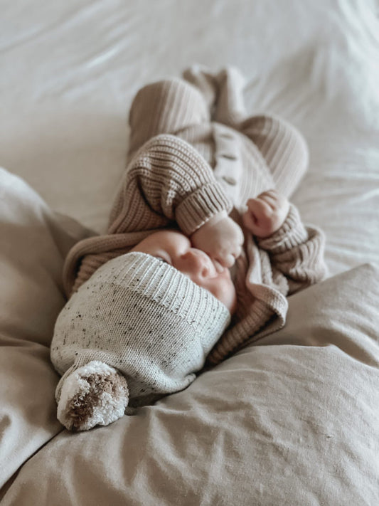 Pom pom beanie and bootie set - fleck